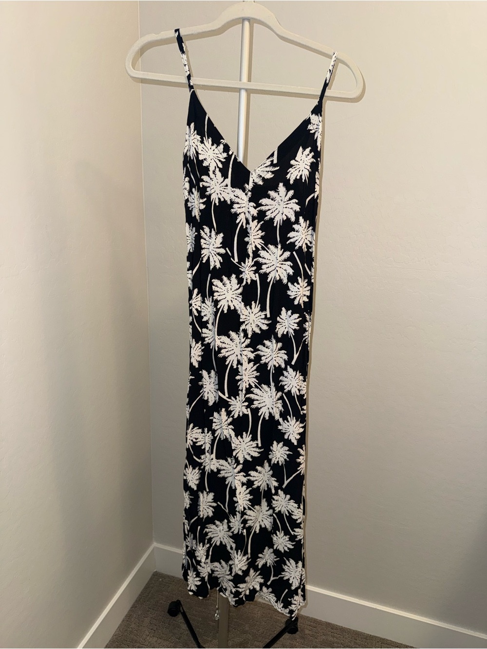 Kenny Flowers Black & White Palm-Print Slip Dress